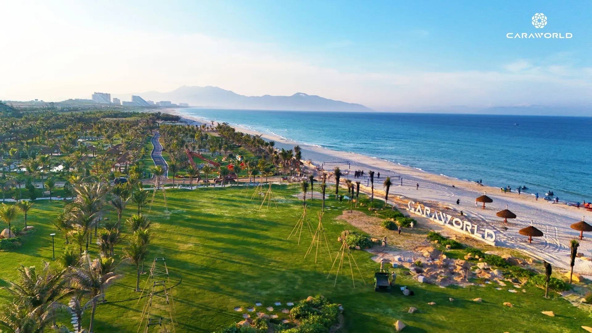 Bãi biển xanh ngọc Bãi Dài Cam Ranh